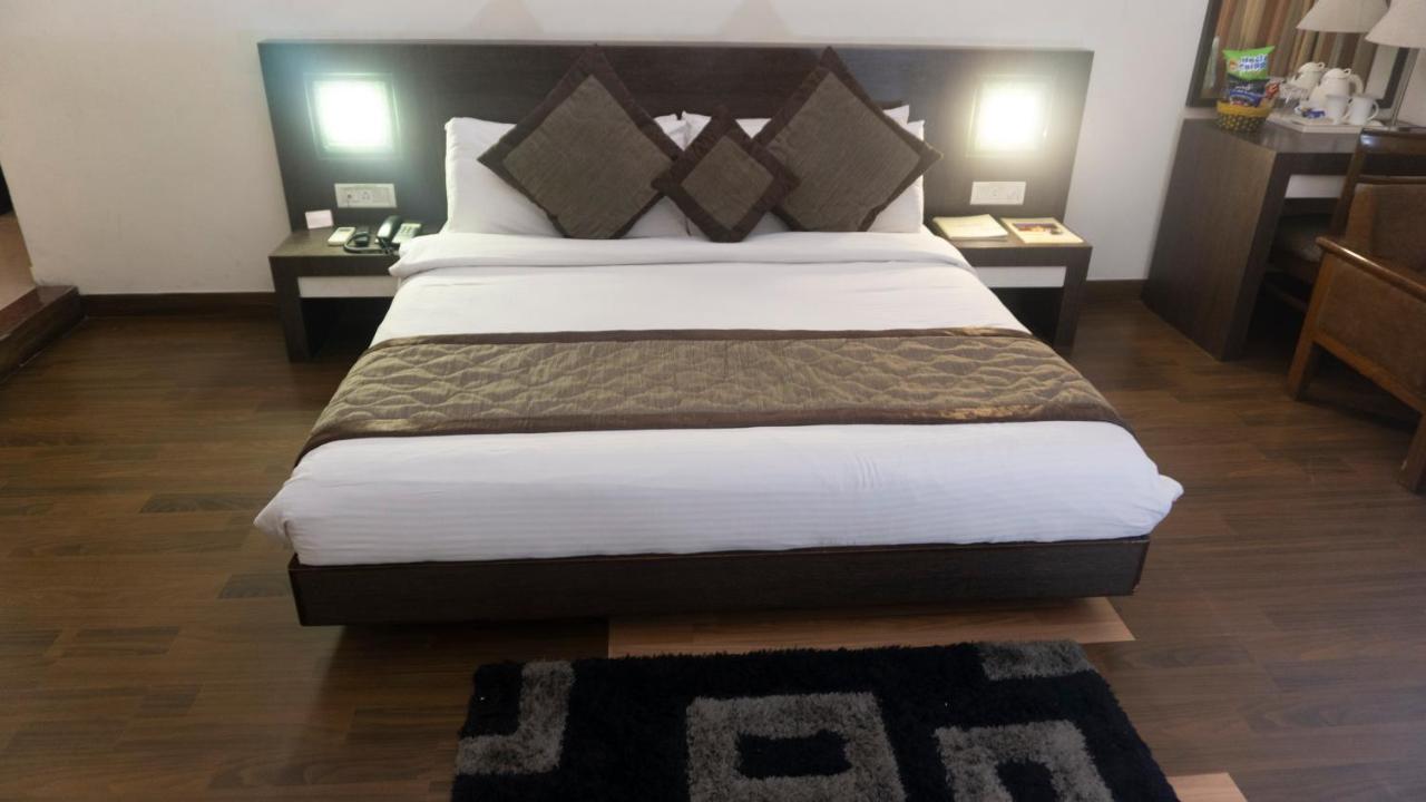 Mg Regency Hotel Baddi Ngoại thất bức ảnh